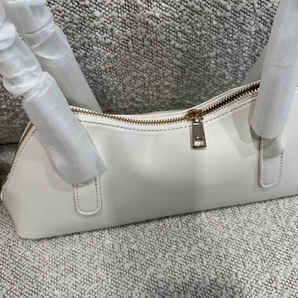 NWT Melie Bianco Dakota Women’s White Small Shoulder Bag - Picture 7 of 8